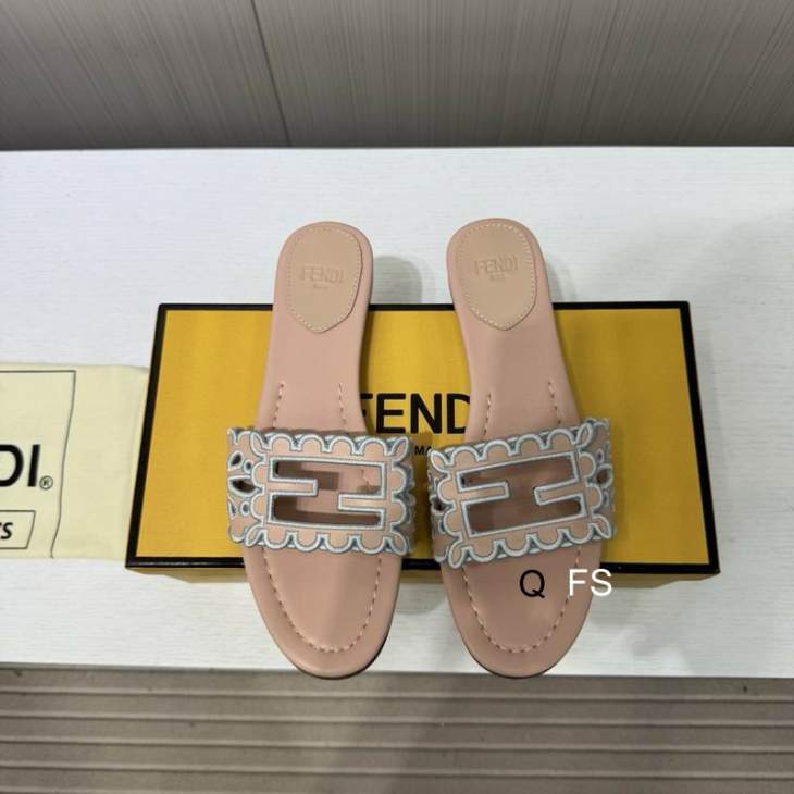 Picture of Fendi Slippers _SKUFendisz35-40FS06012795